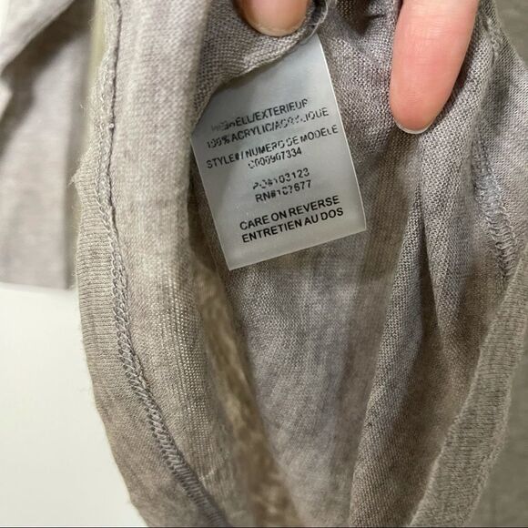 Alice And Olivia Base Tan V Neck Long Sleeve Shirt - Picture 5 of 5